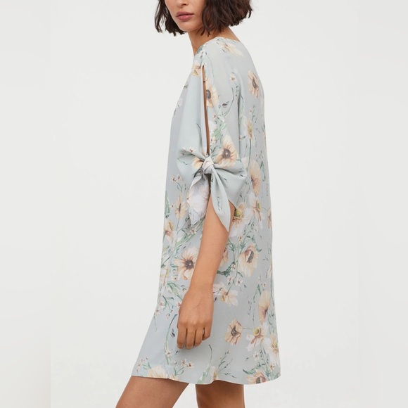 Floral H&M dress. Very good condition. Wore it just a couple of days. - Picture 6 of 6